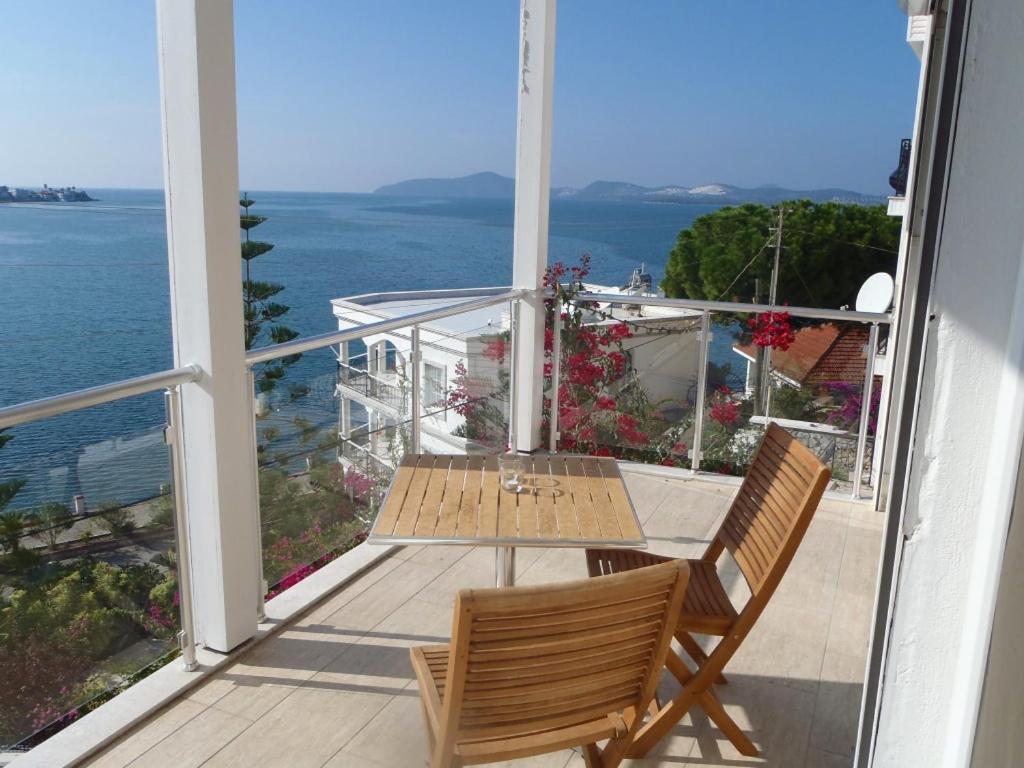Marina View Residence Gulluk Exterior photo